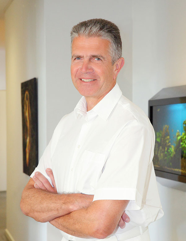 Pro. Dr. Stephan R. Wolf